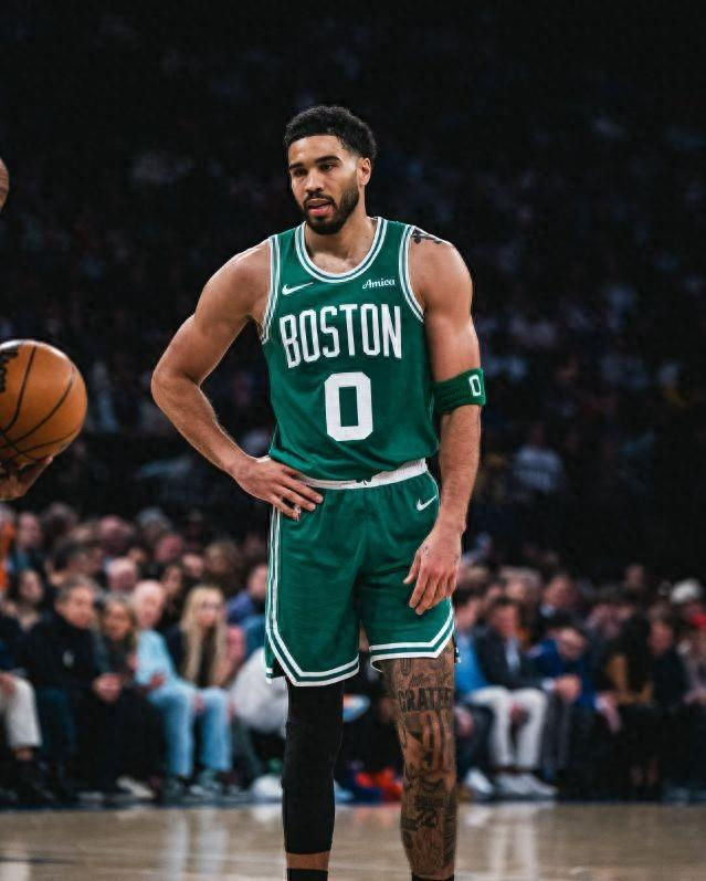 ESPN直播-塔图姆关键三分定胜局！双子星合砍50分 费城6人上双也无奈|凯尔特人|三分球|马克西|布朗|外线_新浪体育_新浪新闻